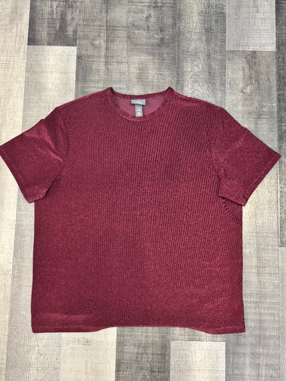 H&M Textured Burgundy Sparkle Tee – Size XL